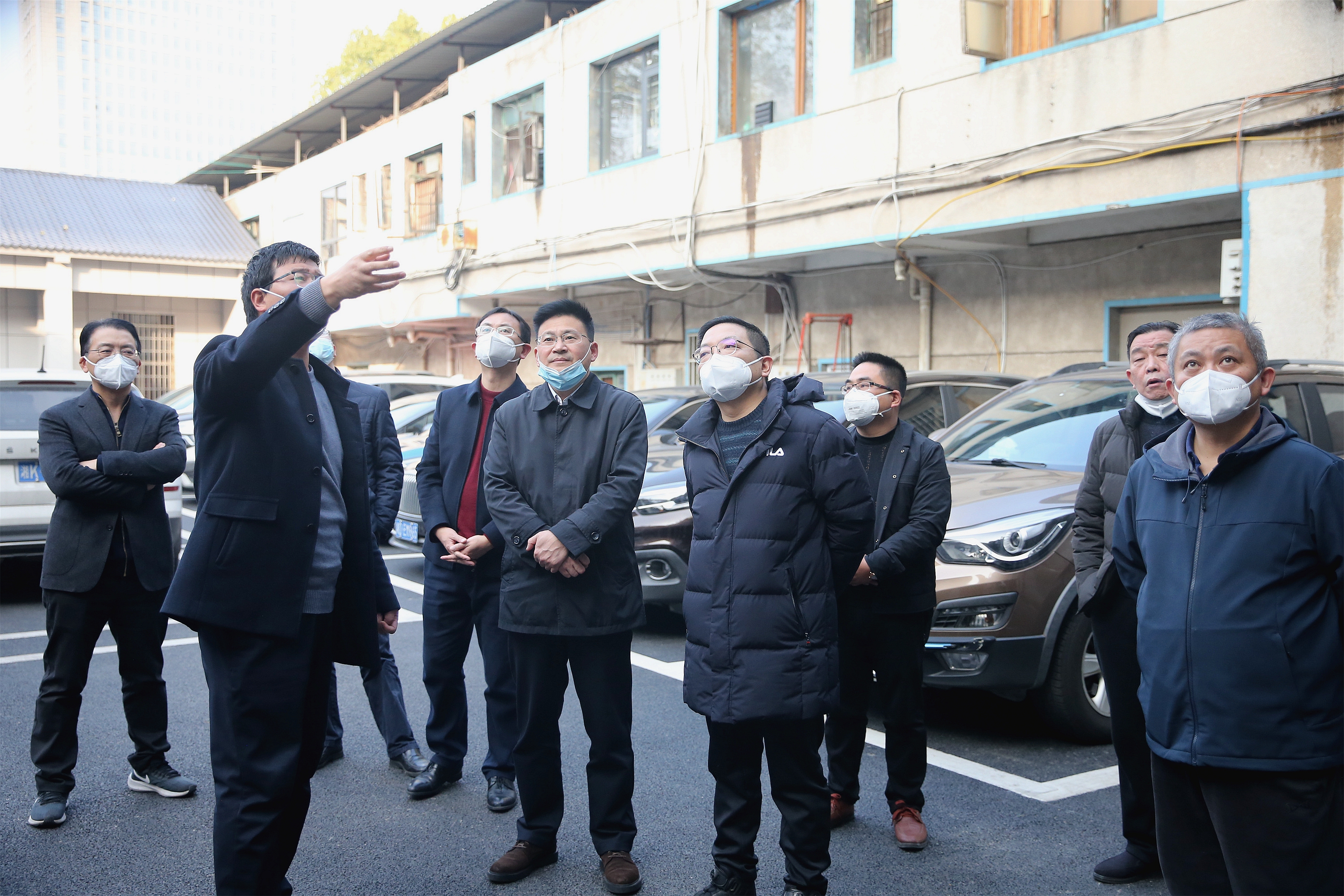 1.6李定桥来所走访慰问困难职工5.jpg 1.6李定桥来所走访慰问困难职工5.jpg