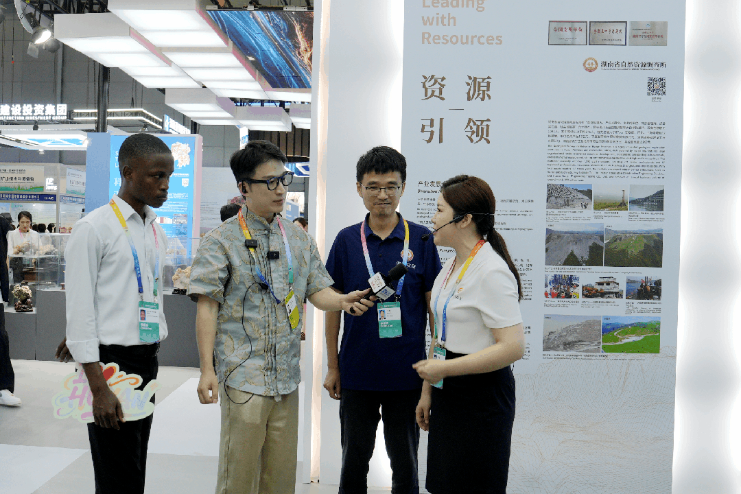 微信图片_20250619161343.gif 微信图片_20250619161343.gif