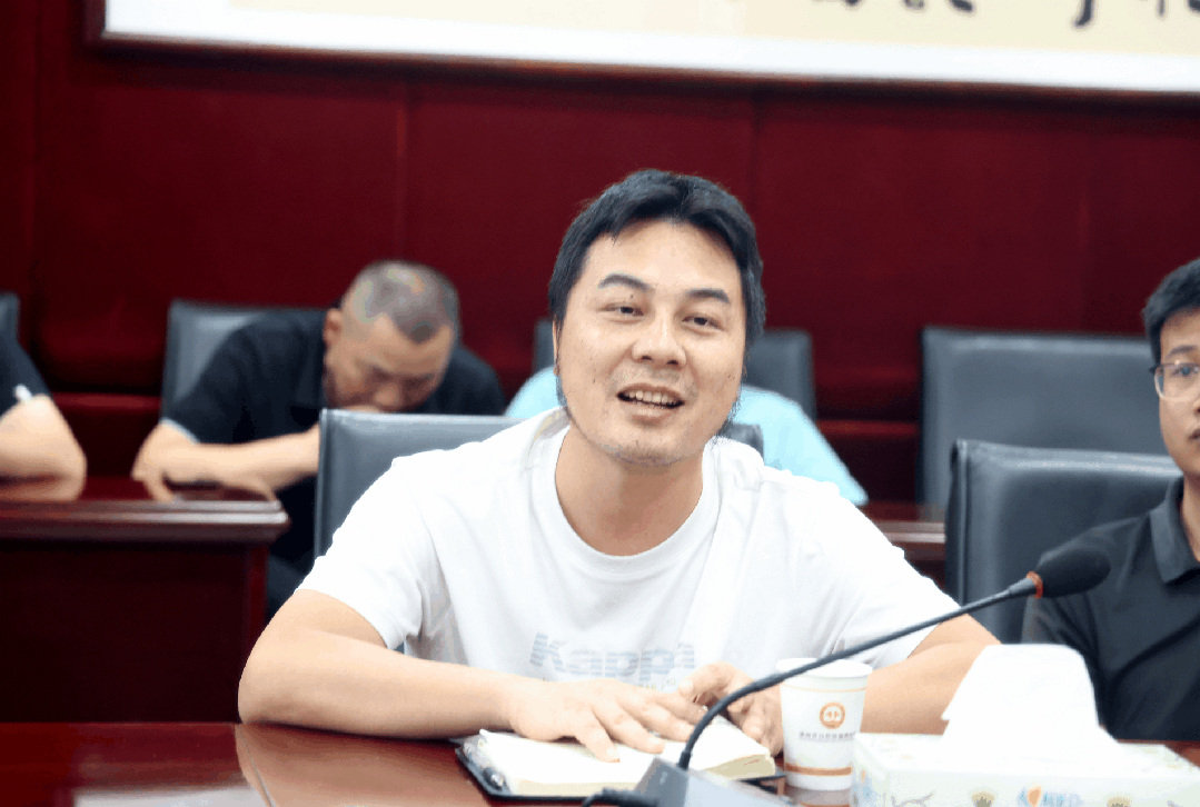 微信图片_20250811165445.gif 微信图片_20250811165445.gif